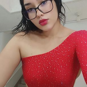 Model - Katy Elliot striptease