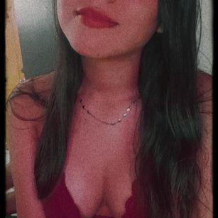 Model - Lola Gibson couple