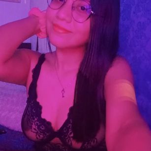 Model - Lola Gibson fastresponse