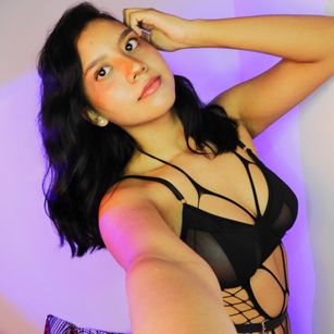 Model - Lola Gibson BDSM