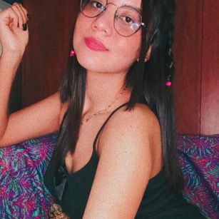 Model - Lola Gibson couple