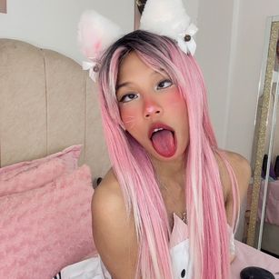 Model - DulceDeseoX fuckpussy