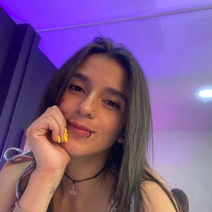 Model - Mia Taylor feet