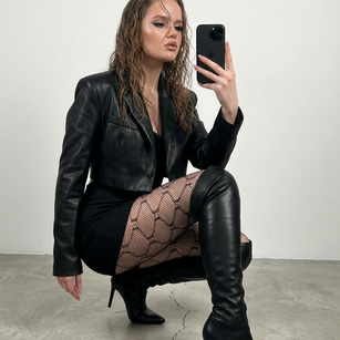 Model - Emeralda cuckold