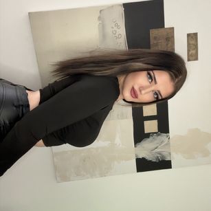 Model - Mia stockings