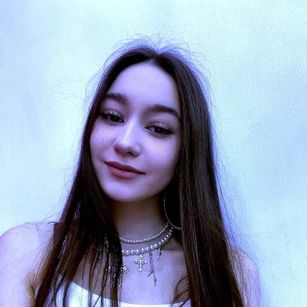 Model - Nicole Brownie cute