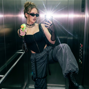 Model - Emeralda dominatrix