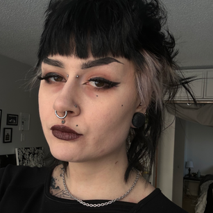 Model - Lacey-Maria alternative