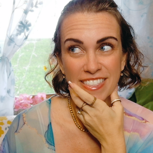 Model - Daisha Sweet hairy