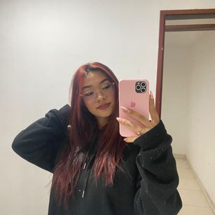 Model - SashaHans feet