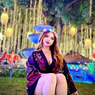 Model - Sabrina Walker anal