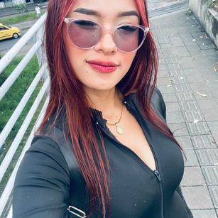 Model - SashaHans bigtits