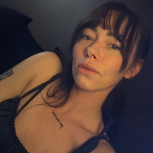 Model - Rose Wild horny