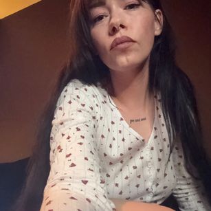 Model - Rose Wild young