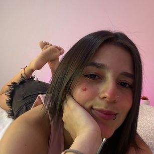 Model - Mia Taylor feet