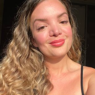 Model - Nicky stockings