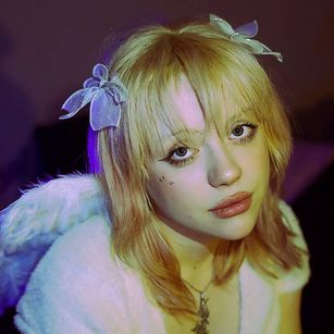 Model - Cassie Blondie heels