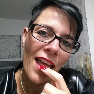 Model - MollySun camgirl