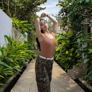 Model - KatherinJohns 18