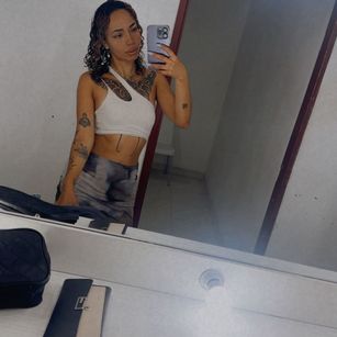 Model - SilvanaOwen JOI