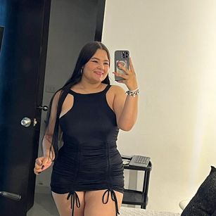 Model - Katya Pittman curvy