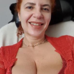 Model - BustyEve bigtits