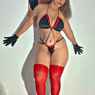 Model - LaCrespa squirt