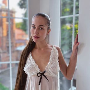 Model - KiraMellow bigass