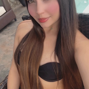 Model - Emiliegolds cei