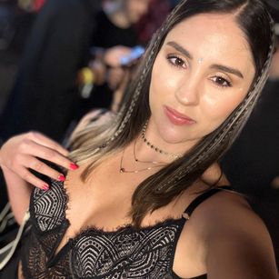 Model - VictoriaNova linda