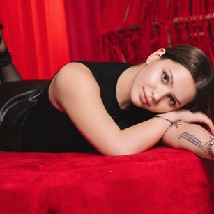 Model - SophiaBetts Striptease