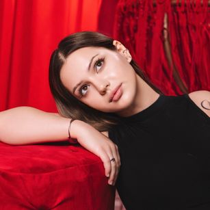 Model - SophiaBetts c2c