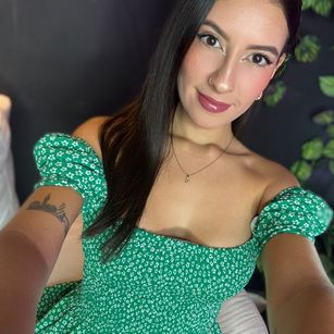 Model - Luna Carter Femdom