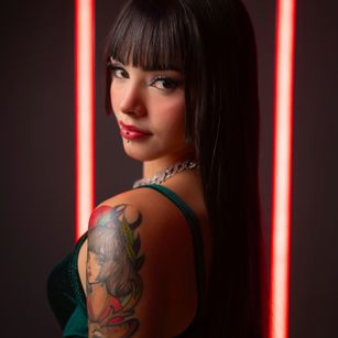 Model - MiaMonreh squirting