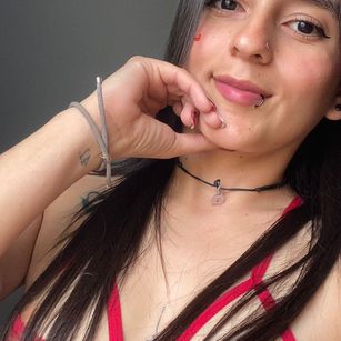 Model - Mia Taylor femdom