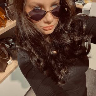 Model - Nicolleta communication