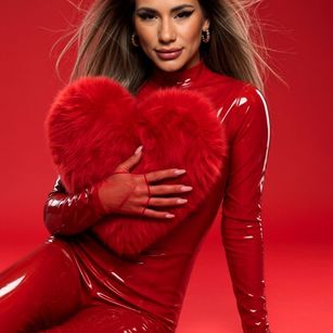 Model - JullyBlair CEI