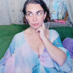 Model - Daisha Sweet hairy