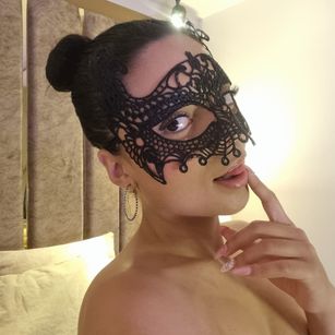 Model - Aria Bell pussy