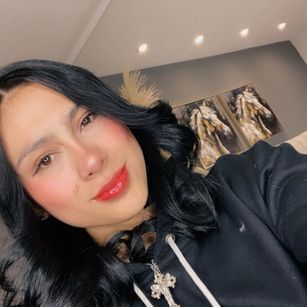 Model - Cata Scott natural