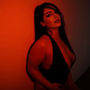 Model - JennifferGrey BIGTITS