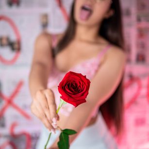 Model - Vahiolet_smith young