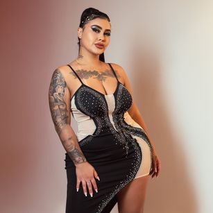 Model - AshleyLawley bigboobs