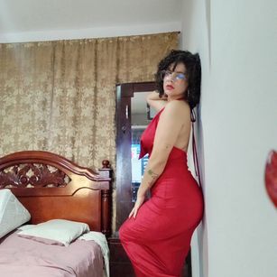 Model - Kloe Wolf ass