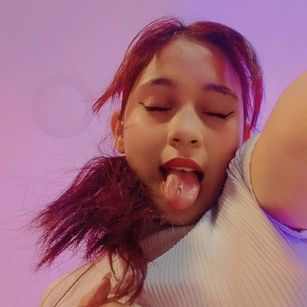 Model - Noa Dream deepthroat