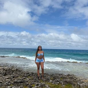 Model - Sofia Bennet dildo