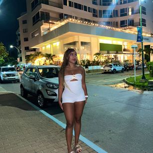 Model - Sofia Bennet toys