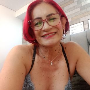 Model - Kariina Taylor curvy