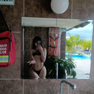 Model - Mia Burton anal