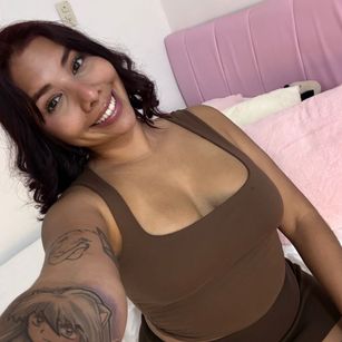 Model - Lucy Martelli dildo